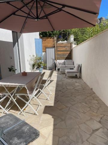 Azur Appart 4 Pers - Parking - Terrasse - 10Min Du Centre Cassis Ngoại thất bức ảnh